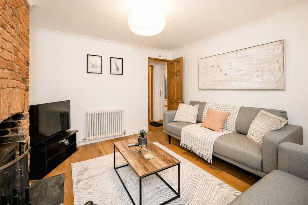 3 Bedroom Home Close To Town Centre With Wifi & Garden Royal Tunbridge Wells Esterno foto