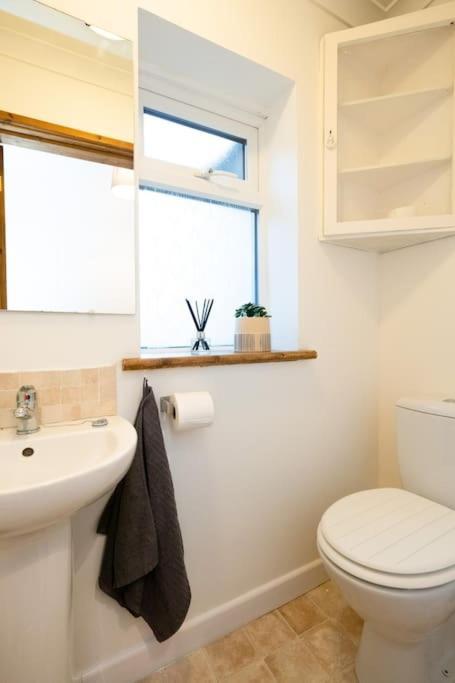 3 Bedroom Home Close To Town Centre With Wifi & Garden Royal Tunbridge Wells Esterno foto