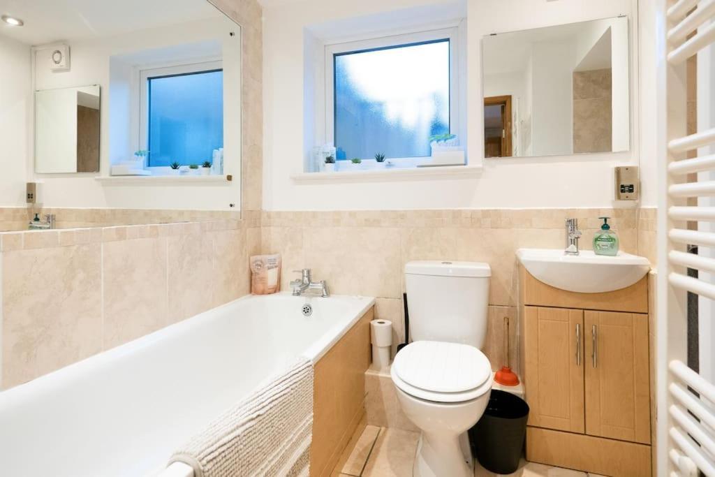 3 Bedroom Home Close To Town Centre With Wifi & Garden Royal Tunbridge Wells Esterno foto